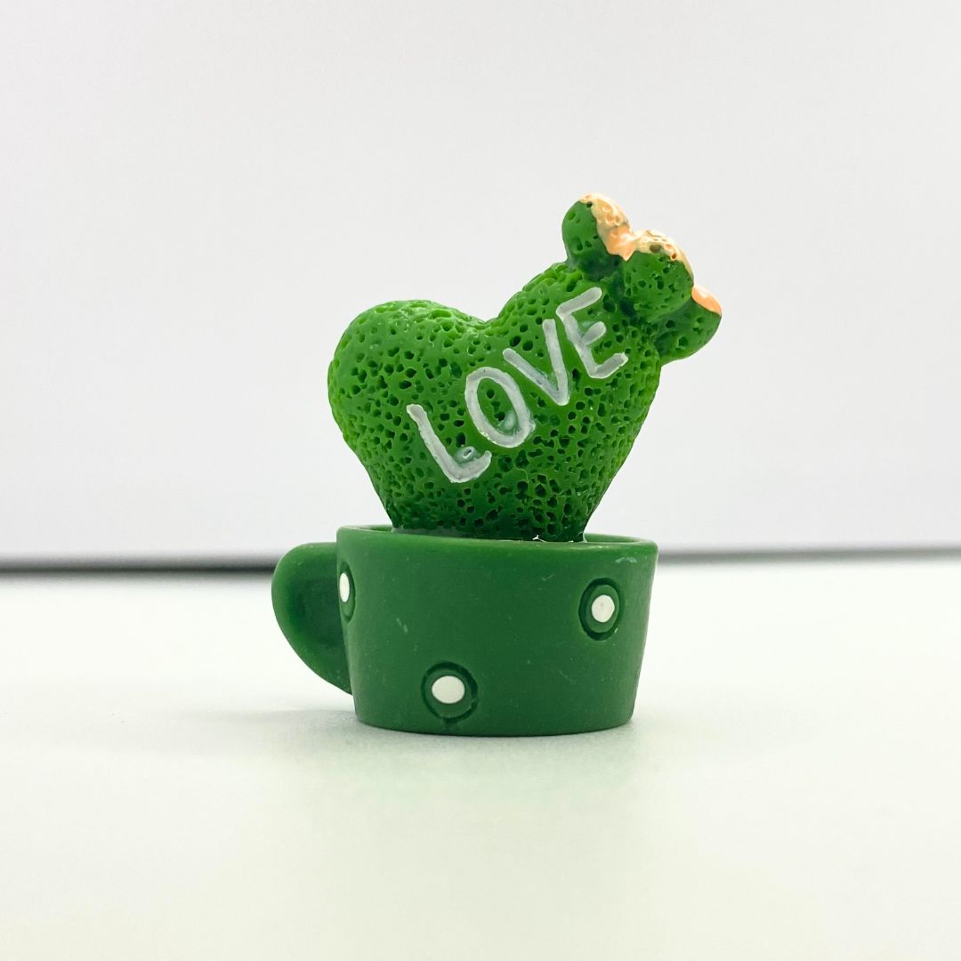 1 Set of 4, Resin Succulent Cactus Mini Green Plant (Love)